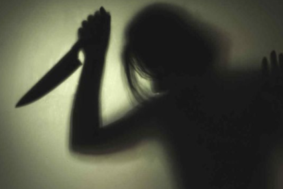 Una hija apuñaló a su madre por modificar la clave del internet.