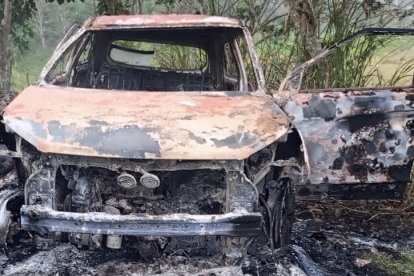 Seis cadáveres fueron hallados junto a un carro incinerado, en el sitio La Pimienta, del cantón Pedernales