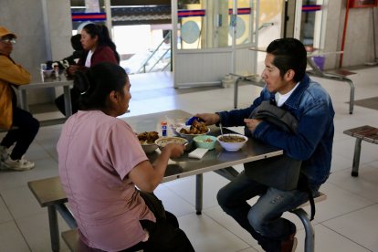 El Mercado Central de Quito es visitado por comensales que quieren una sazón rica y diferente.