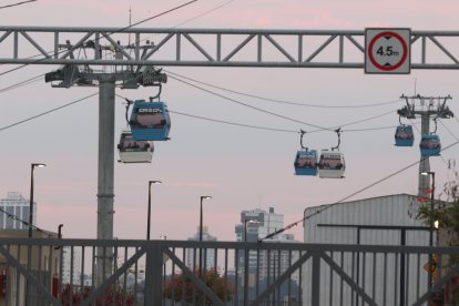Cabinas de la Aerovía en funcionamiento. Expertos y ciudadanos plantean cambios para mejorar su uso y atractivo.