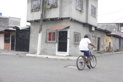 Un fallecido y 3 heridos es el saldo de una balacera ocurrida en este domicilio ubicado en la ciudadela Abel Gilbert del cantón Durán.