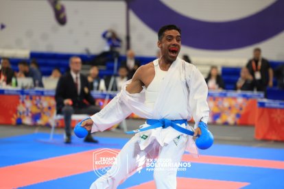 se coronó campeón en la categoría kumite -84 kg