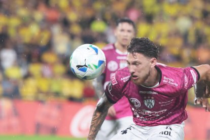 Mateo Carabajal, otro de los históricos rayados, ha estado en los seis títulos. El sábado levantó la LigaPro 2025