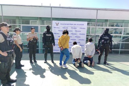 Los tres delincuentes pidieron un taxi a través de una aplicación, en La Mariscal.