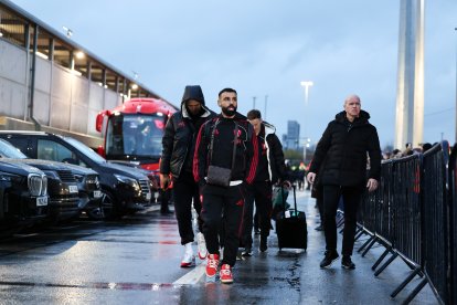 El jugador del Liverpool Mohamed Salah se presentó a los entrenamientos regulares y no está lesionado, aún así el equipo lo mantiene al marguen