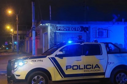 Los moradores del barrio Abdón Calderón quedaron alarmados por lo sucedido en el bar.