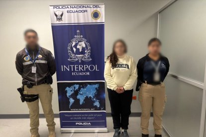 La mujer fue traída a Ecuador, en donde es requerida por la justicia.