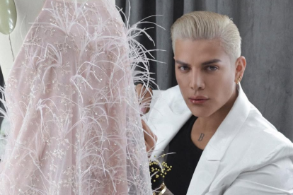 Bartolomé es un diseñador ecuatoriano. Esposo del expresentador Mauricio Herrera.