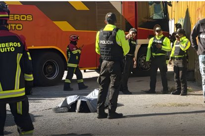 El asesinado en la avenida Mariscal Sucre (Occidental) fue abordado por hombres en moto.