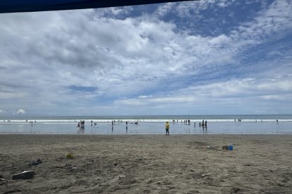 En la playa de Santa Marianita, zona rural de Manta, se registró el doloroso momento para la familia de una menor de 8 años.