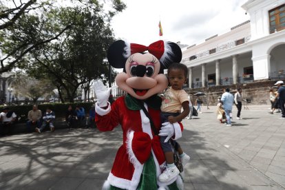 Minnie busca en esta actividad una alternativa ante la falta de empleo.