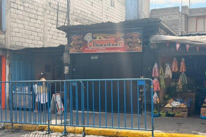 Los delincuentes entraron al local y mataron a tres personas, en Nueva Aurora, sur de Quito.