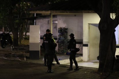 La Policía acudió al centro comercial para tomar procedimiento.