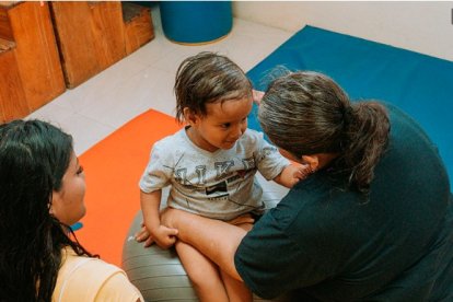 Guayaquil alcanza más de un millón de atenciones gratuitas para personas con discapacidades y neurodivergencias.