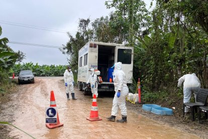 En la entrada a la finca donde se detectó el hongo se realizan estrictas medidas de bioseguridad