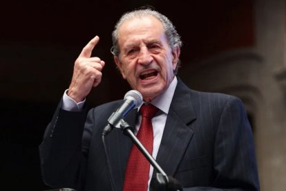 Rodrigo Borja Cevallos, expresidente del Ecuador, falleció a los 90 años; el país guarda tres días de duelo nacional.