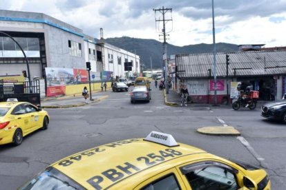 La nueva plaza comercial en Tumbaco genera expectativa y preocupación por el impacto en la movilidad y el espacio público.