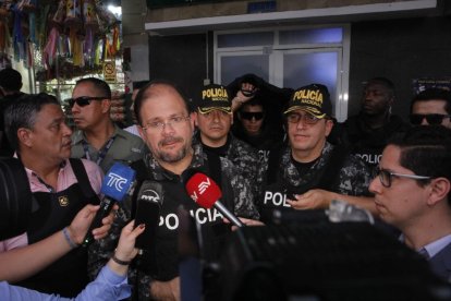 El ministro Reimberg habló sobre el operativo en el centro de Guayaquil.