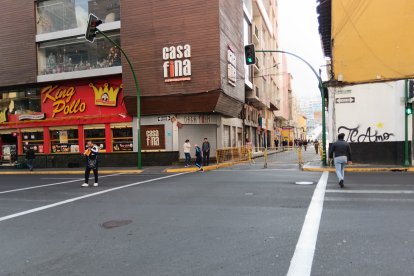 La vivienda patrimonial, en el centro de Ambato, permanece acordonada mientras se espera el informe técnico del IPC.