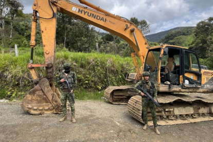Maquinaria y campamentos clandestinos fueron inhabilitados