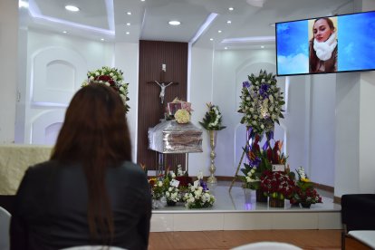 Familiares de Paulina Gallo asistieron al funeral este lunes 22 de diciembre.