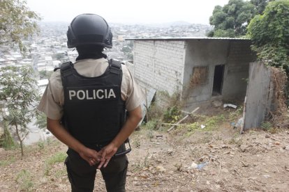 En esta vivienda fueron encontrados los cuerpos de los tres menores.