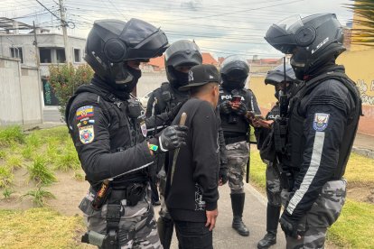 Personal policial intensifica operativos por los hechos violentos registrados en tres sectores de Ambato.