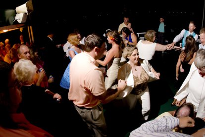 Vestir formal durante estas celebraciones es una de las recomendaciones de los expertos.