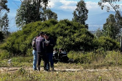 El cuerpo estaba atado de pies y manos. Tenía un disparo.
