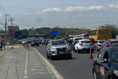 Tráfico pesado este 2 de enero en la vía a la costa, reportó la ATM.