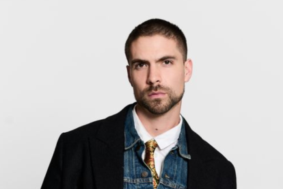 Johann Vera es un cantante y actor ecuatoriano.