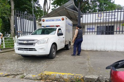 El cuerpo, ya en descomposicón, fue trasladado a la morgue de Quevedo.