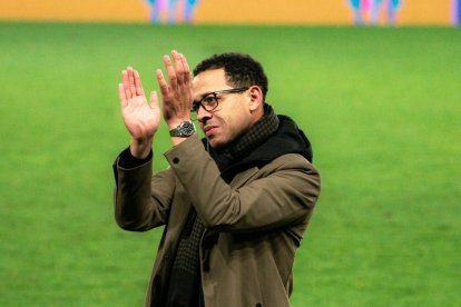 Liam Rosenior fue confirmado como entrenador del Chelsea.