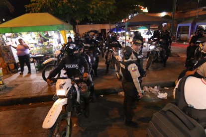 Un centro de diversión nocturna para adultos fue intervenido en la Entrada de la 8, noroeste de Guayaquil.