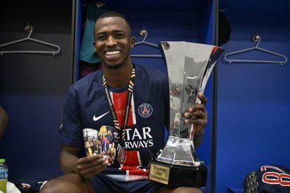 Pacho no descansa: campeón con el PSG y listo para la Copa de Francia
