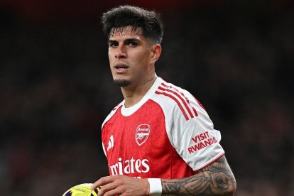Piero Hincapié jugó 57 minutos en el empate sin goles del Arsenal ante Liverpool.