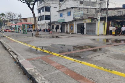 El sitio fue cercado por agentes de la Policía Nacional.