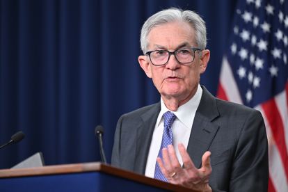 El presidente de la Fed, Jerome Powell, se encuentra en el centro de la tensión política y financiera tras los ataques de Trump.