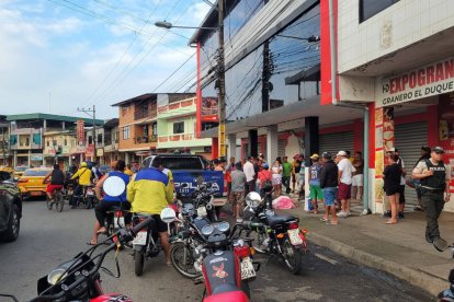 Al comerciante de madera lo amedrentaron con un arma de fuego.