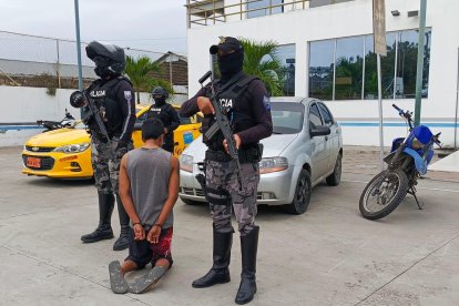 El menor de 16 años fue presentado en la UVC de Manta junto a varias evidencias