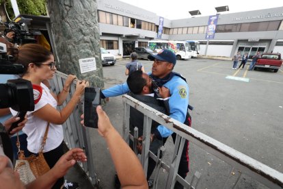 Hubo un enfrentamiento entre el COE y Fedeguayas por instalaciones.