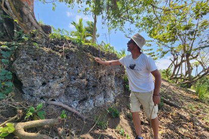Al recorrer por este rincón costero  puede descubrir fósiles marinos.