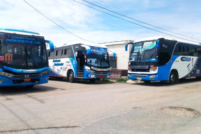 Los buses de la cooperativa de transporte Horizonte Peninsular no salieron a laborar ante amenazas de extorsión