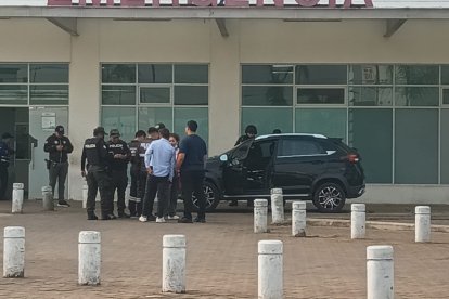 Una de las víctimas fue llevada hacia un hospital.