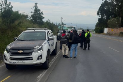 El cuerpo fue hallado en el kilómetro tres y medio en la vía a Papallacta, oriente de Quito.