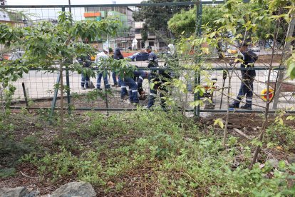 EXTRA denunció que personas sin hogar ingresaban al BUN por debajo de la reja. Esto ya fue corregido.