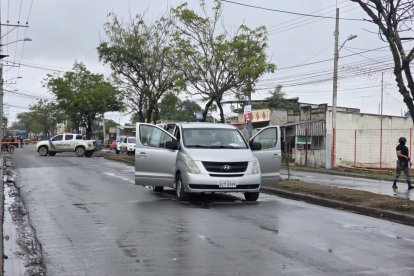 El explosivo fue dejado al interior del vehículo que trasladaba el cuerpo de un hombre asesinado.