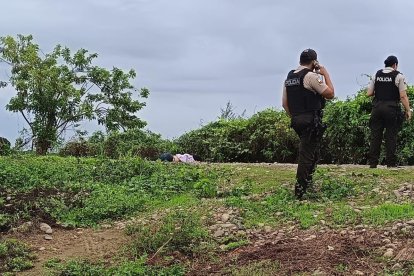 El cuerpo fue hallado en el sector San Vicente de Babahoyo.