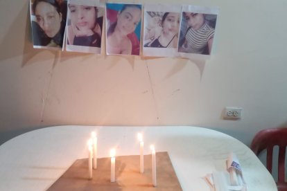 La joven fue asesinada en Perú. En espera de la extradición, sus familiares velan sus fotos.