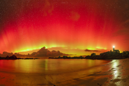 Tormenta solar de nivel G4 impacta la Tierra y genera auroras boreales visibles en regiones poco habituales, mientras científicos mantienen en alerta a los sistemas satelitales y eléctricos.